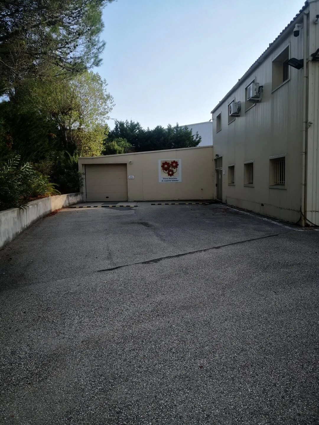 local à Roquebrune-sur-Argens (83520) — photo 4