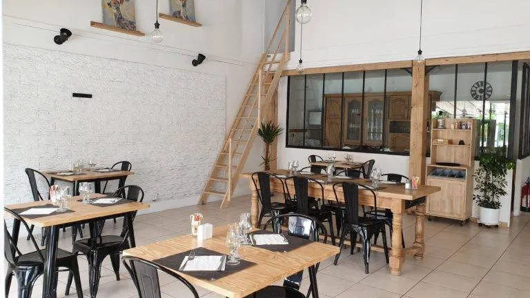 local commercial à Rocbaron (83136) — photo 5
