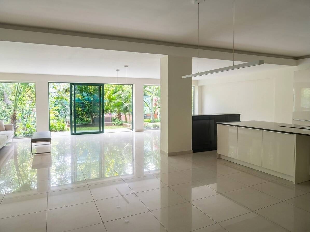 Fréjus, Excellente visibilité local commercial 141 m2